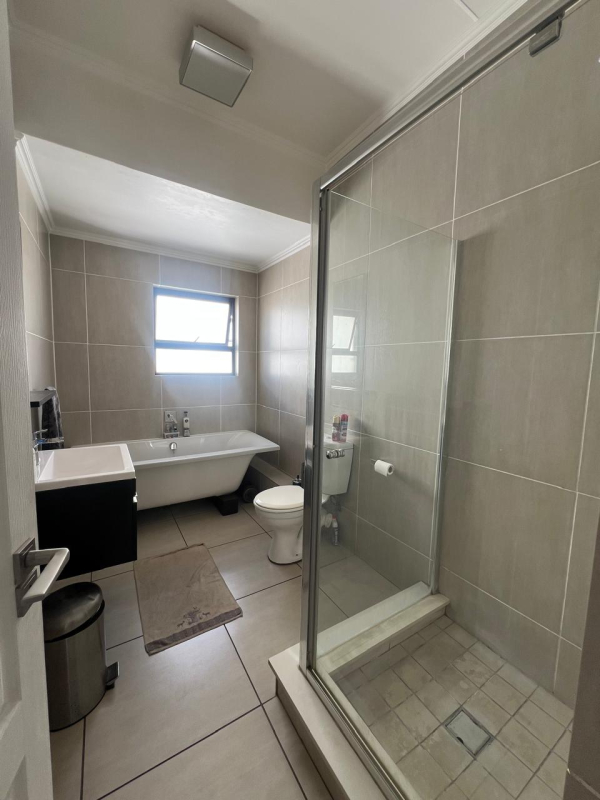 2 Bedroom Property for Sale in Greenstone Hill Gauteng