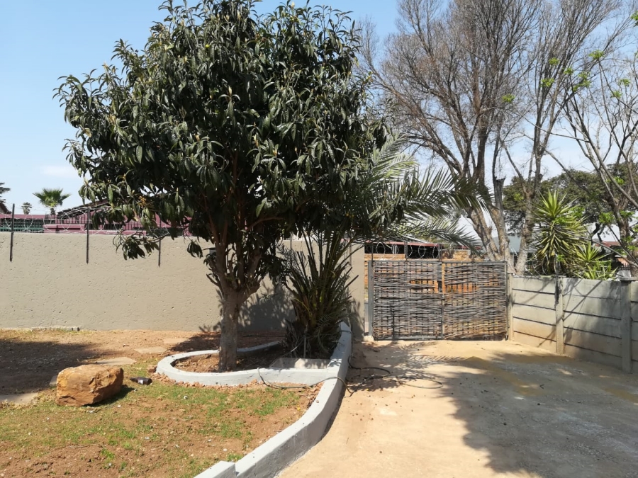 To Let 1 Bedroom Property for Rent in Martindale Gauteng