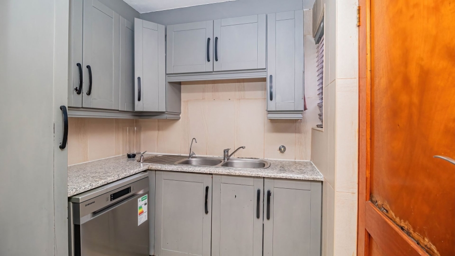 3 Bedroom Property for Sale in Glen Marais Gauteng
