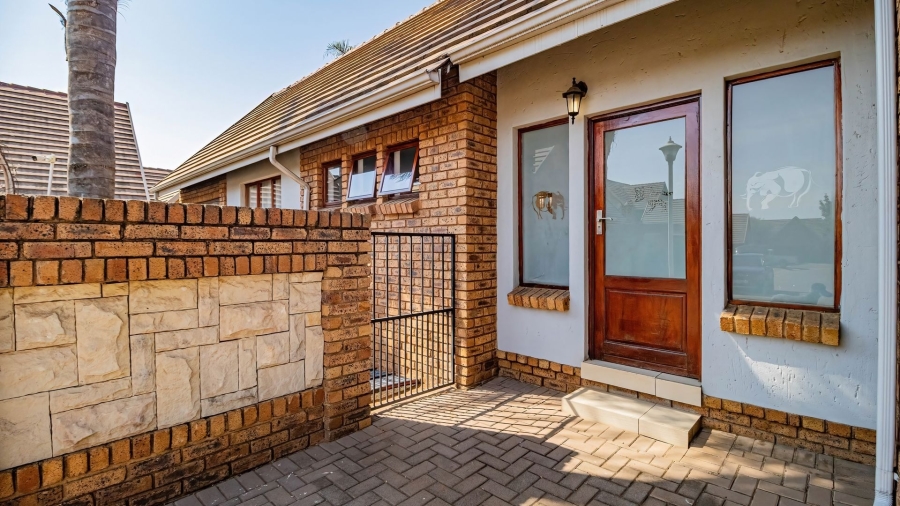 3 Bedroom Property for Sale in Glen Marais Gauteng