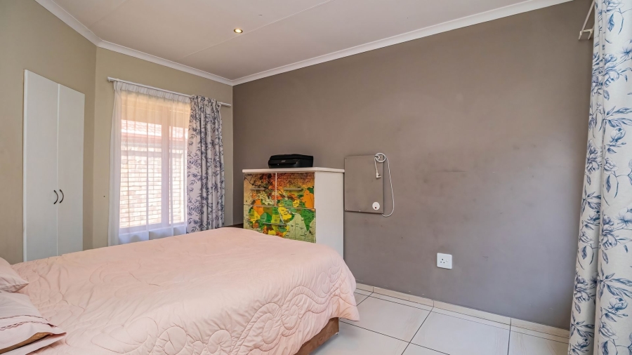 3 Bedroom Property for Sale in Glen Marais Gauteng