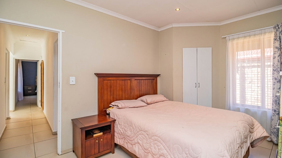 3 Bedroom Property for Sale in Glen Marais Gauteng