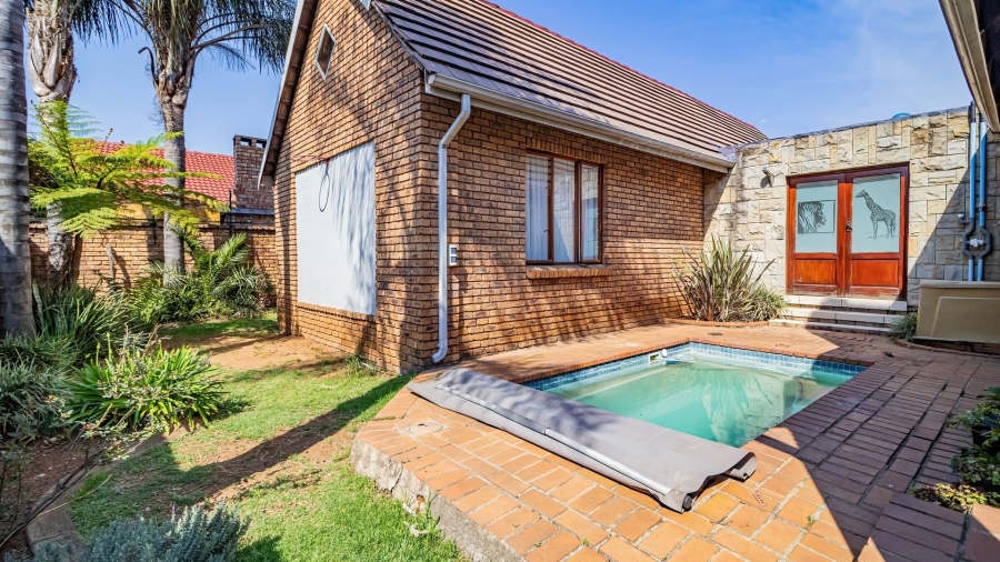 3 Bedroom Property for Sale in Glen Marais Gauteng