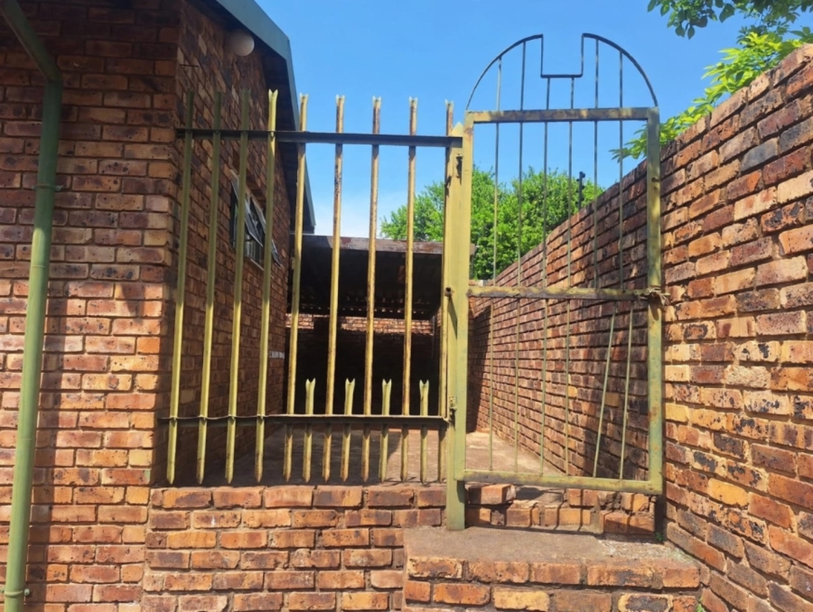 To Let 4 Bedroom Property for Rent in Moreleta Park Gauteng