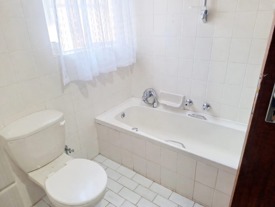To Let 4 Bedroom Property for Rent in Moreleta Park Gauteng
