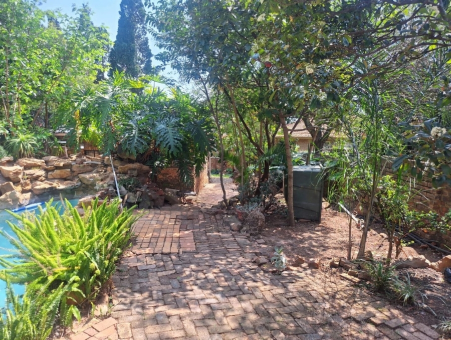 To Let 4 Bedroom Property for Rent in Moreleta Park Gauteng