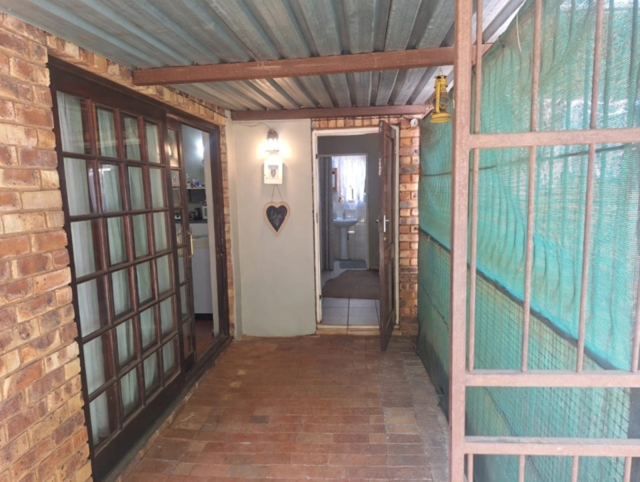 To Let 4 Bedroom Property for Rent in Moreleta Park Gauteng