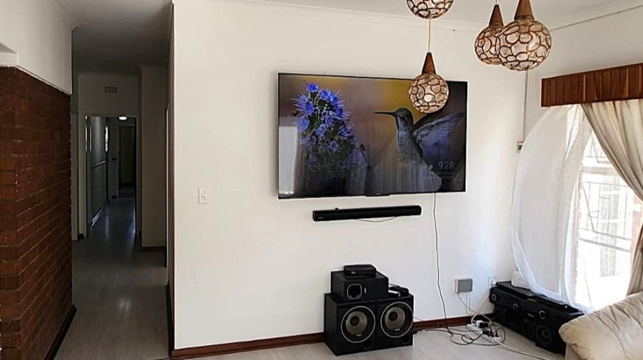 4 Bedroom Property for Sale in Mulbarton Gauteng