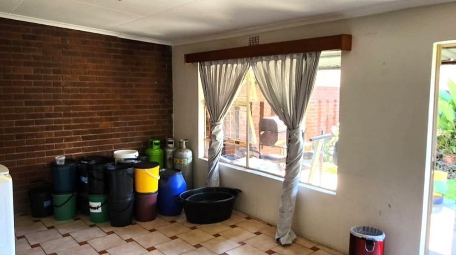 4 Bedroom Property for Sale in Mulbarton Gauteng