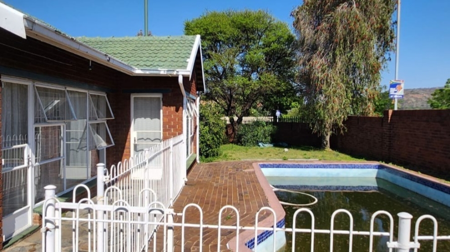4 Bedroom Property for Sale in Mulbarton Gauteng