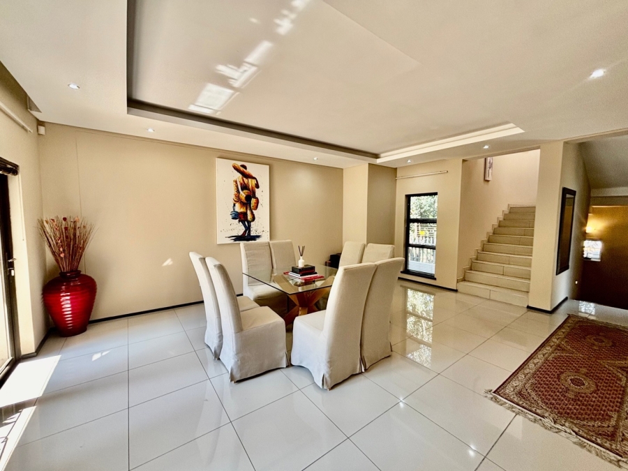To Let 2 Bedroom Property for Rent in Illovo Gauteng