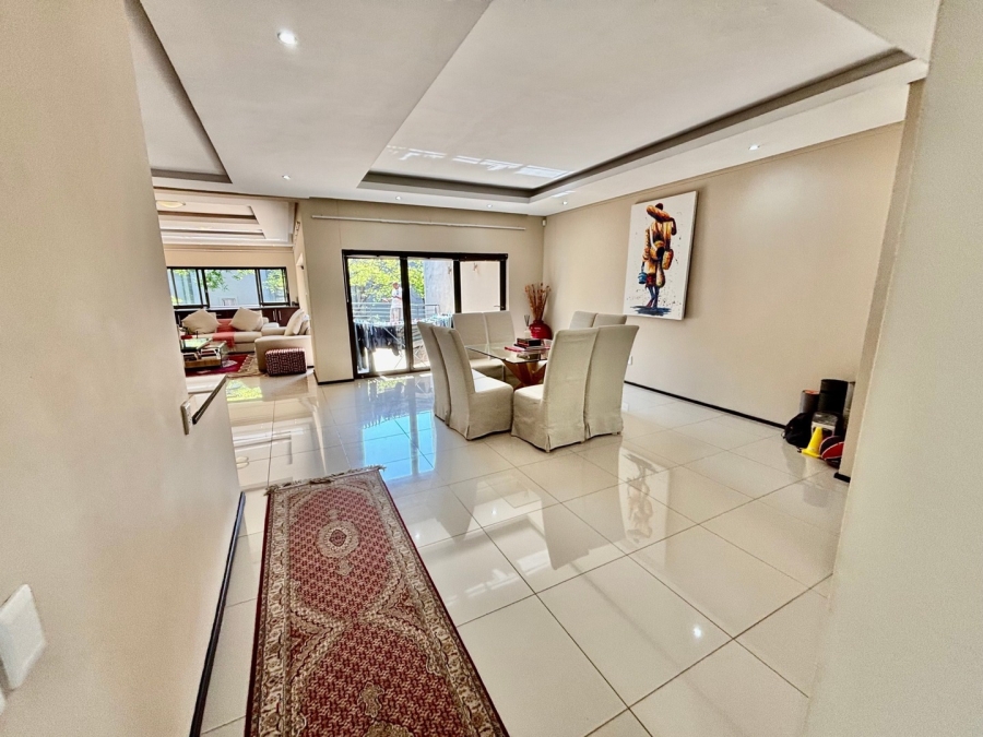 To Let 2 Bedroom Property for Rent in Illovo Gauteng
