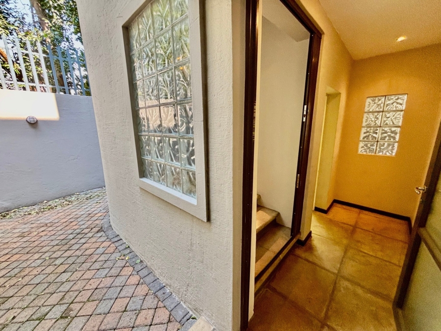 To Let 2 Bedroom Property for Rent in Illovo Gauteng