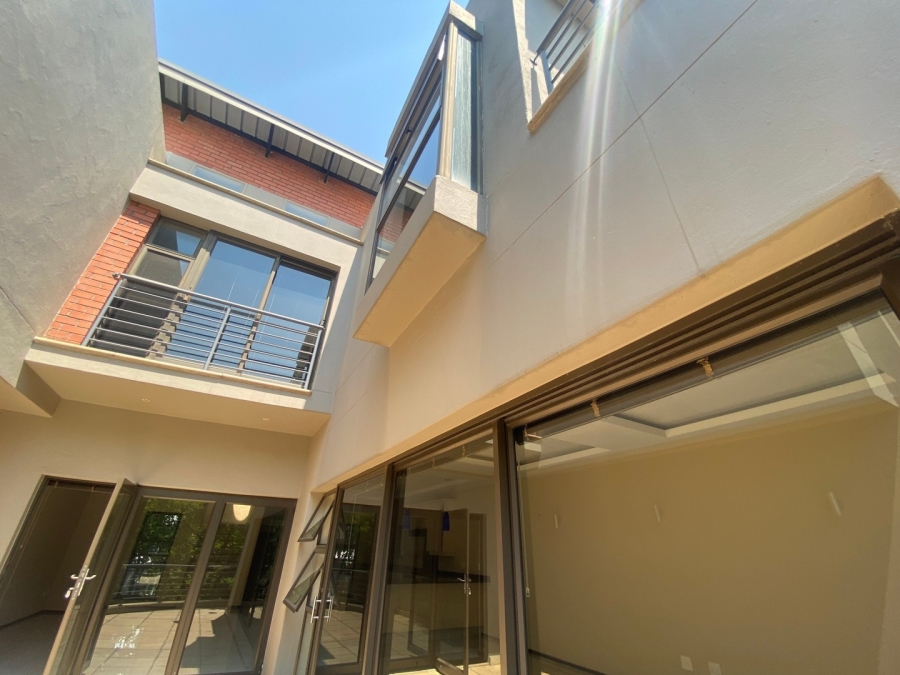 To Let 2 Bedroom Property for Rent in Illovo Gauteng