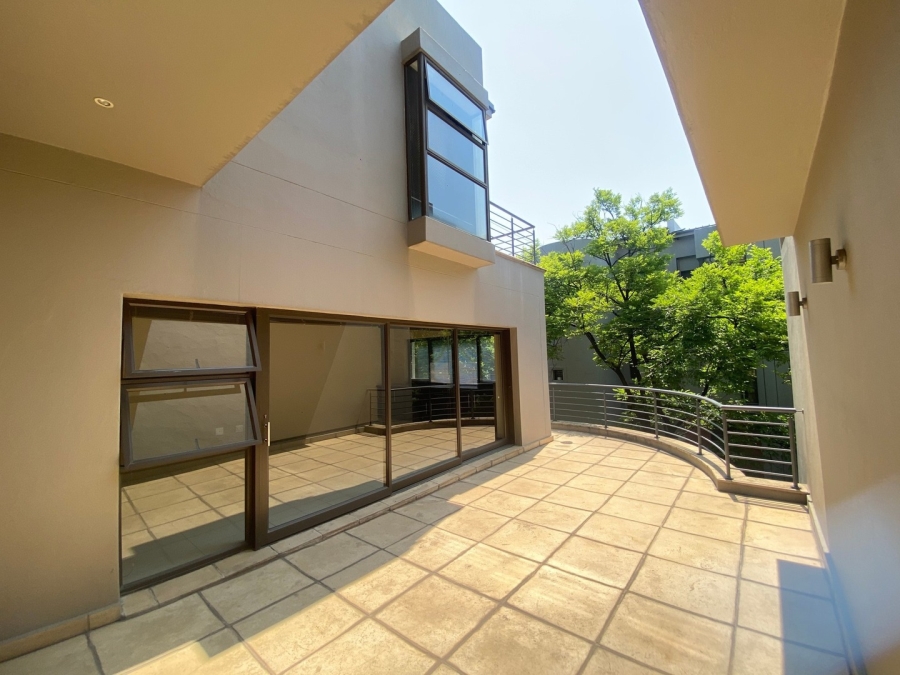 To Let 2 Bedroom Property for Rent in Illovo Gauteng