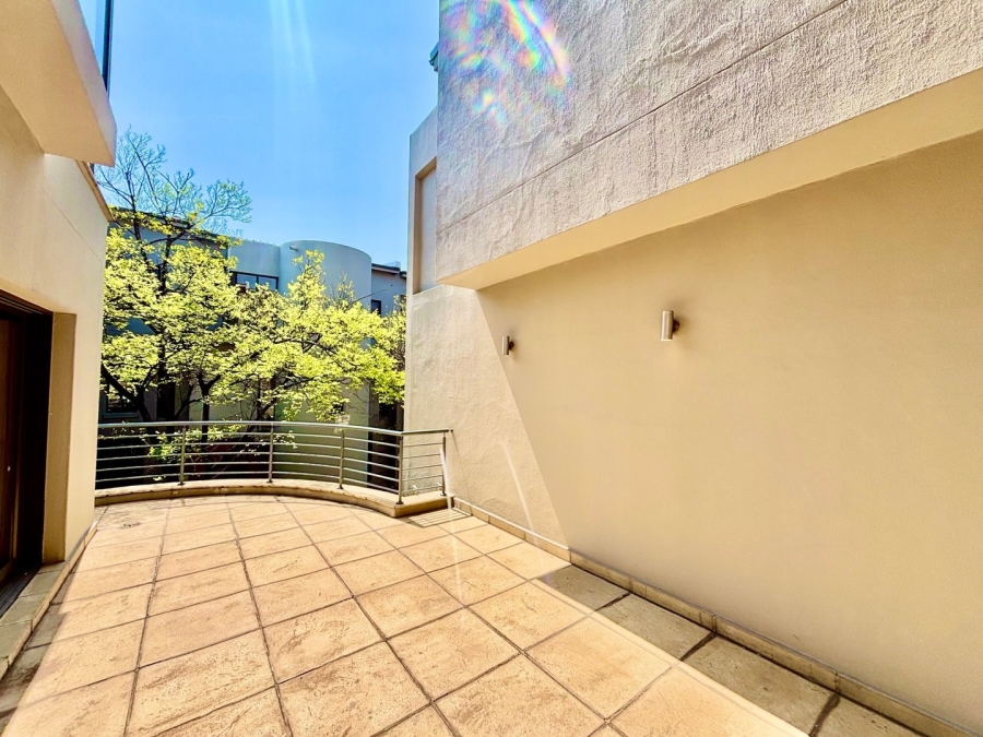 To Let 2 Bedroom Property for Rent in Illovo Gauteng
