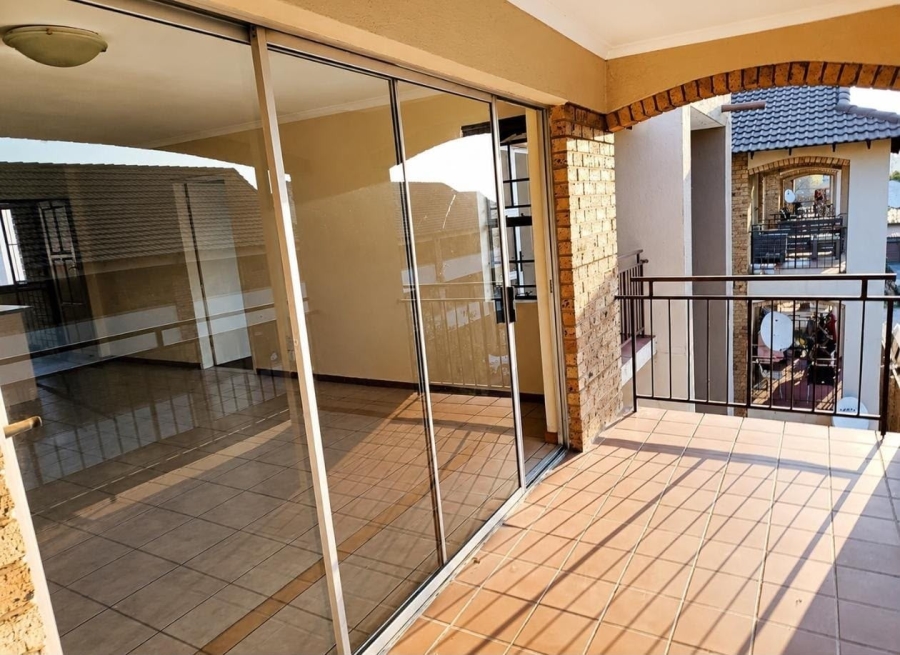 To Let 2 Bedroom Property for Rent in Noordwyk Gauteng