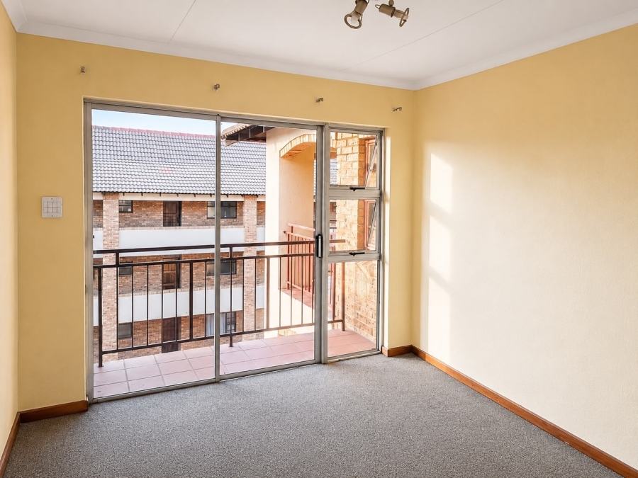 To Let 2 Bedroom Property for Rent in Noordwyk Gauteng