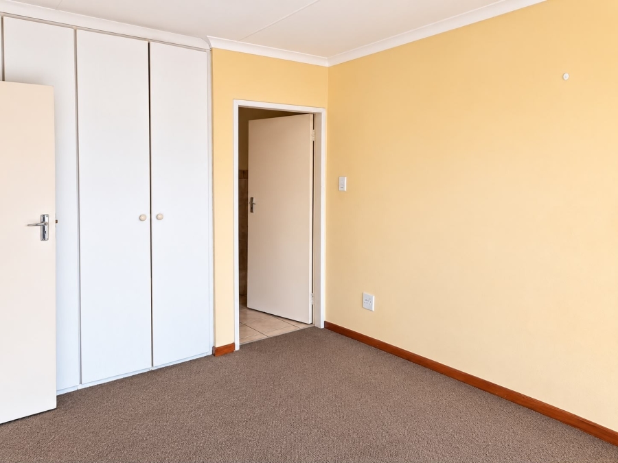 To Let 2 Bedroom Property for Rent in Noordwyk Gauteng