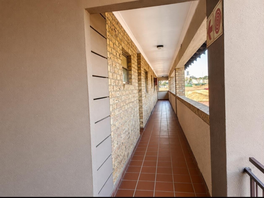 To Let 2 Bedroom Property for Rent in Noordwyk Gauteng