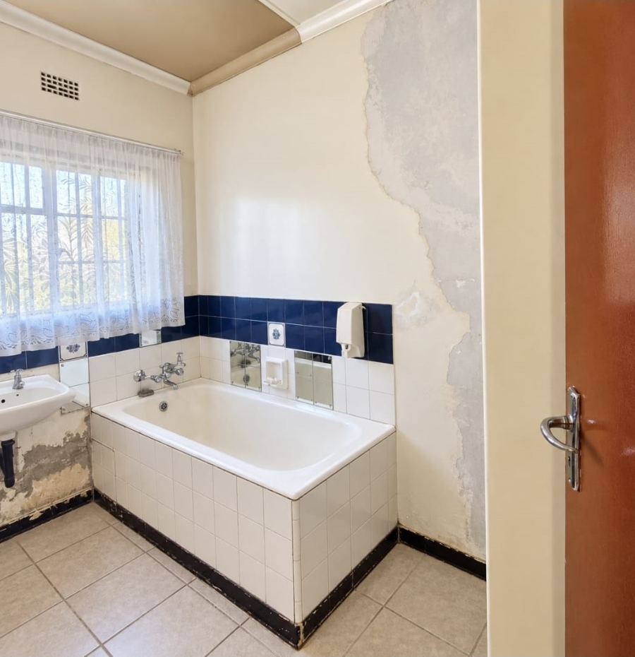 3 Bedroom Property for Sale in Westonaria Gauteng