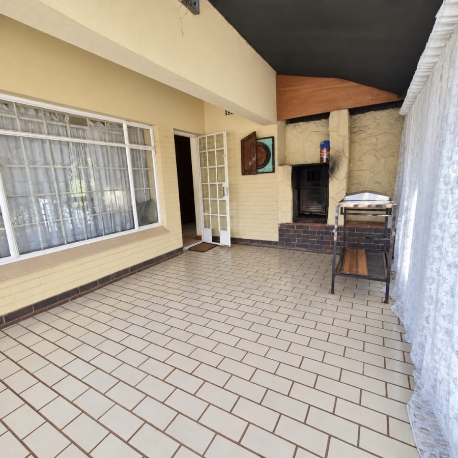 3 Bedroom Property for Sale in Westonaria Gauteng