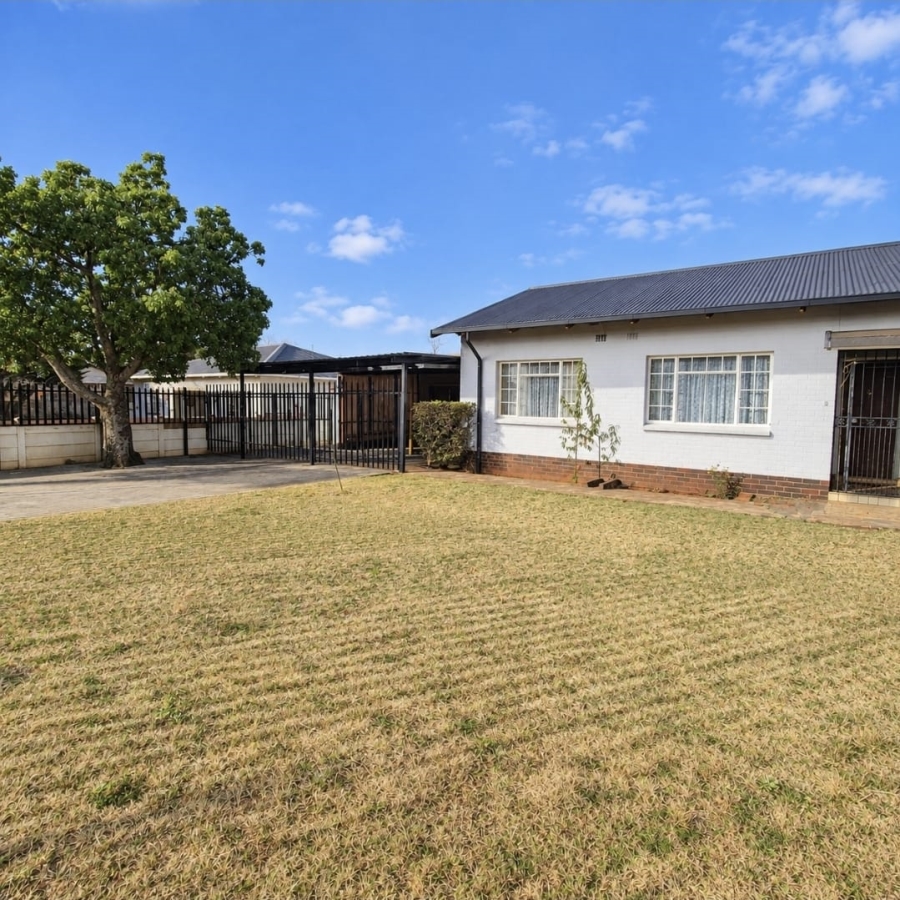3 Bedroom Property for Sale in Westonaria Gauteng