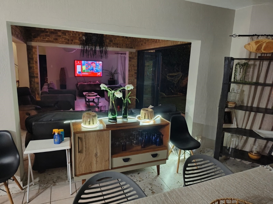 4 Bedroom Property for Sale in Silver Lakes Gauteng