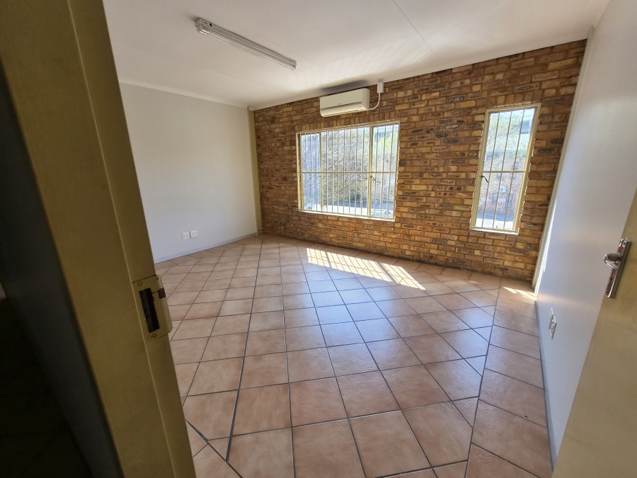 To Let Commercial Property for Rent in Hennopspark Gauteng