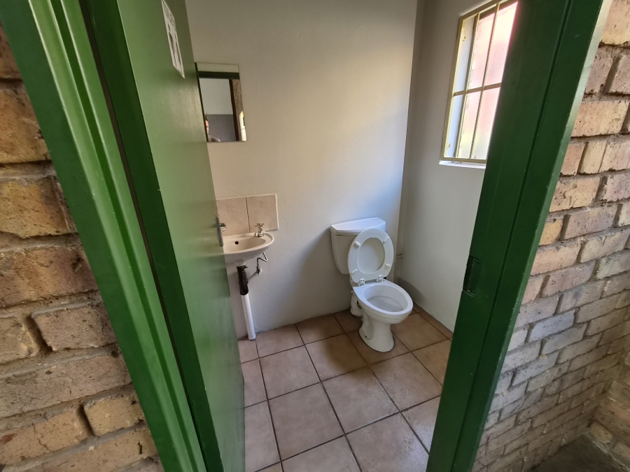 To Let Commercial Property for Rent in Hennopspark Gauteng