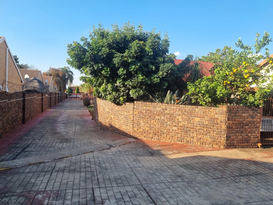 3 Bedroom Property for Sale in The Orchards Gauteng