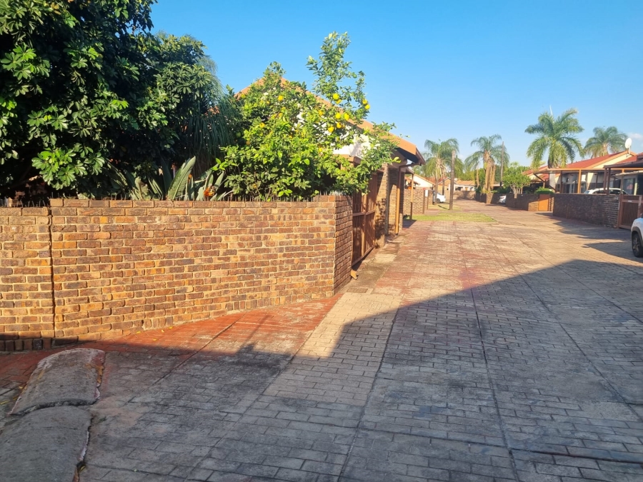 3 Bedroom Property for Sale in The Orchards Gauteng
