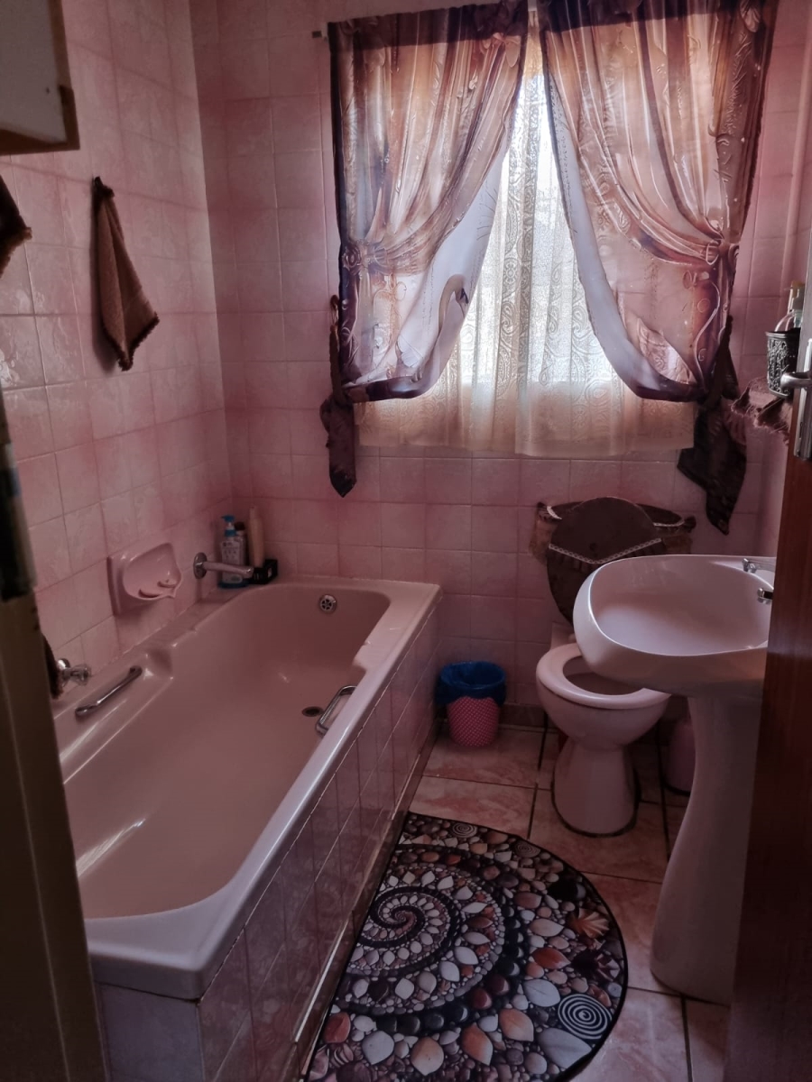 3 Bedroom Property for Sale in The Orchards Gauteng