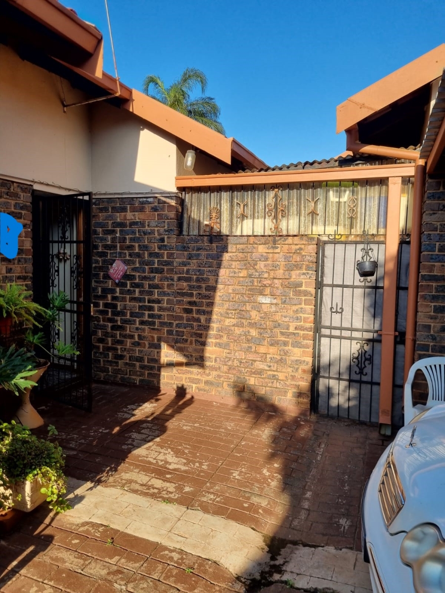 3 Bedroom Property for Sale in The Orchards Gauteng