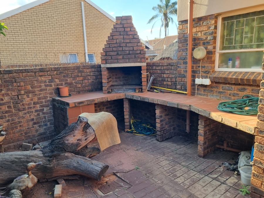 3 Bedroom Property for Sale in The Orchards Gauteng