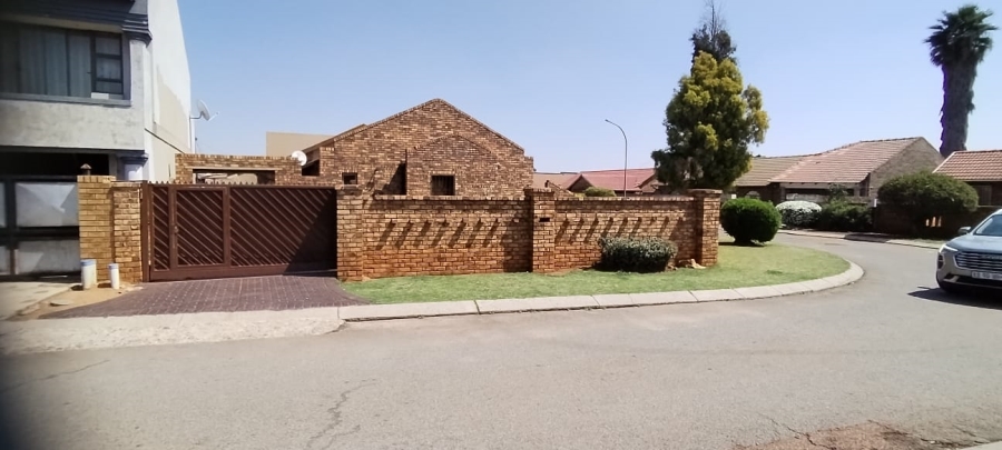 3 Bedroom Property for Sale in Spruit View Gauteng
