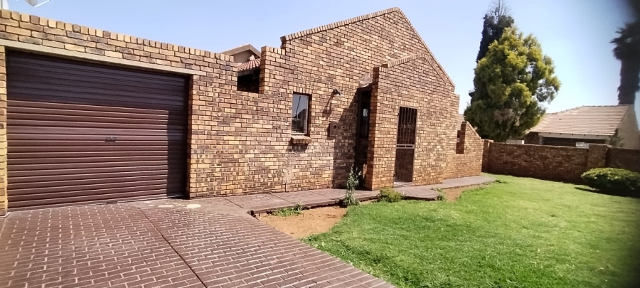 3 Bedroom Property for Sale in Spruit View Gauteng