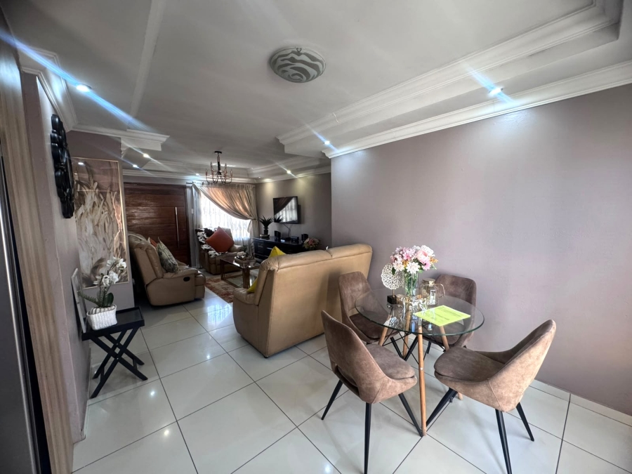 6 Bedroom Property for Sale in Roodekop Gauteng