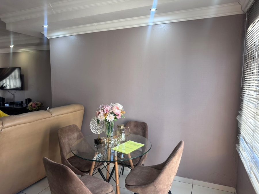 6 Bedroom Property for Sale in Roodekop Gauteng