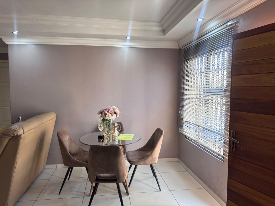 6 Bedroom Property for Sale in Roodekop Gauteng