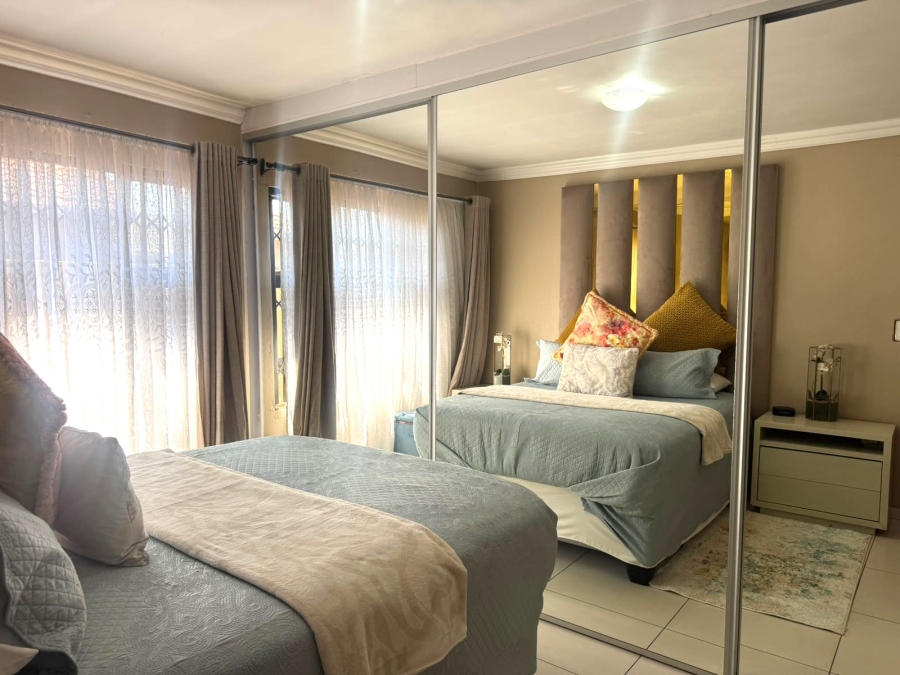 6 Bedroom Property for Sale in Roodekop Gauteng