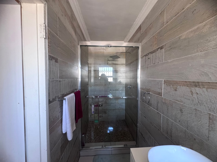6 Bedroom Property for Sale in Roodekop Gauteng