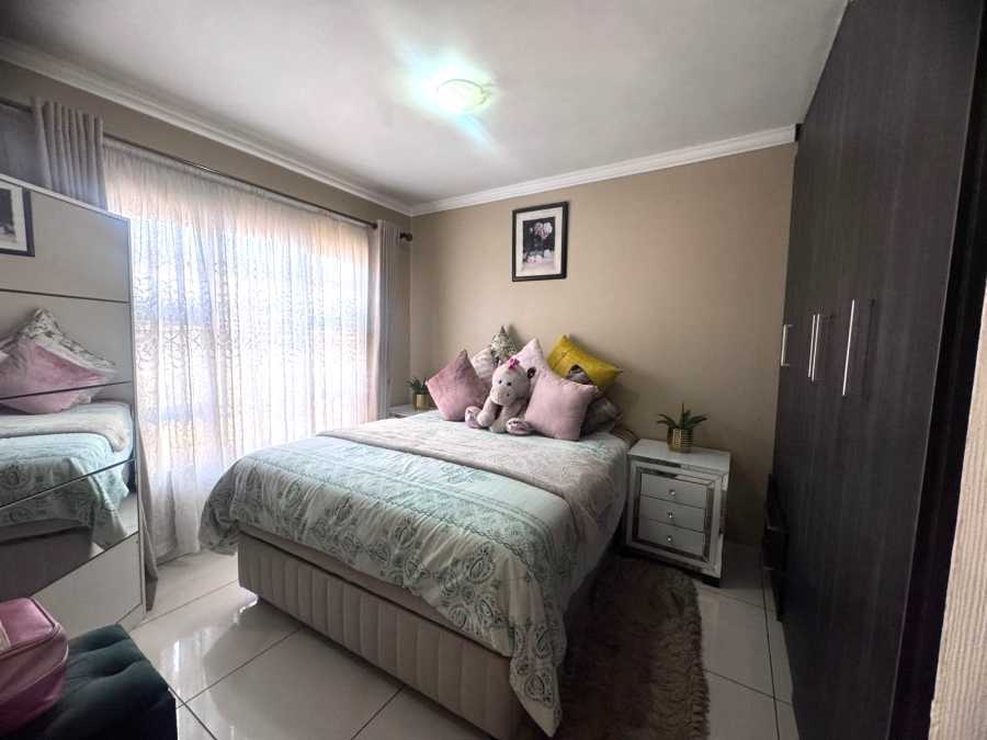 6 Bedroom Property for Sale in Roodekop Gauteng