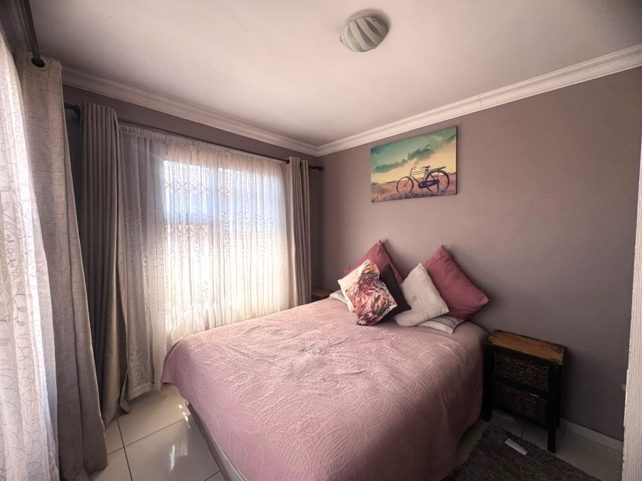 6 Bedroom Property for Sale in Roodekop Gauteng