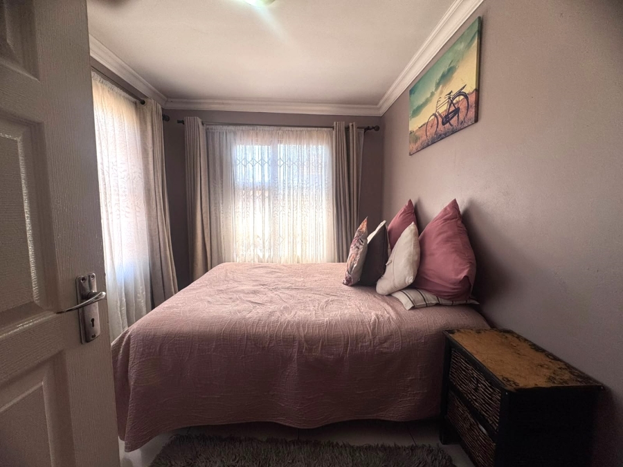 6 Bedroom Property for Sale in Roodekop Gauteng
