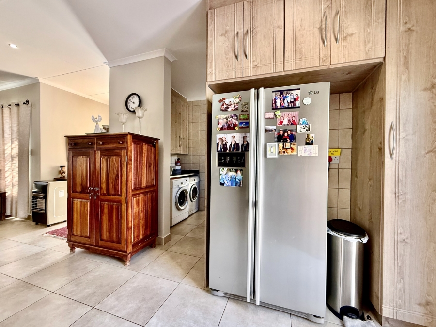 2 Bedroom Property for Sale in The Retreat Gauteng