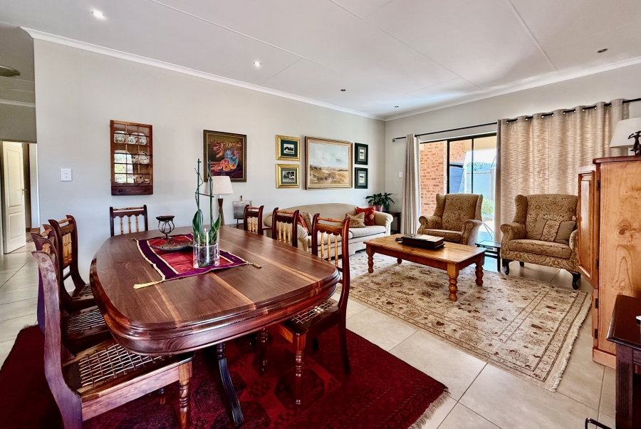 2 Bedroom Property for Sale in The Retreat Gauteng