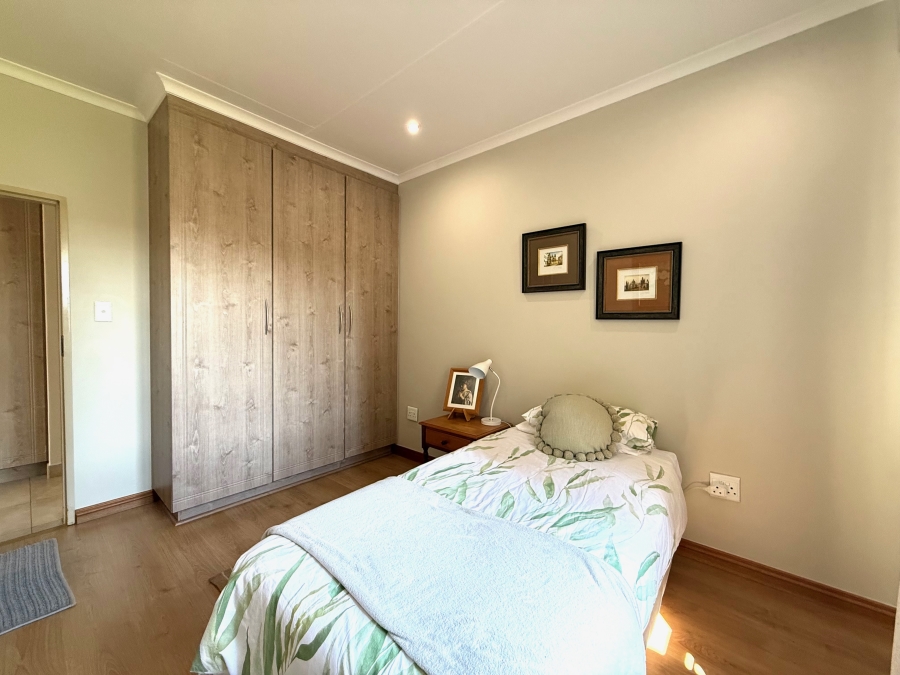 2 Bedroom Property for Sale in The Retreat Gauteng