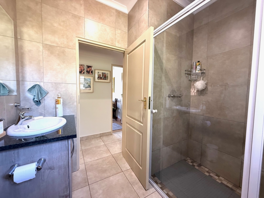 2 Bedroom Property for Sale in The Retreat Gauteng