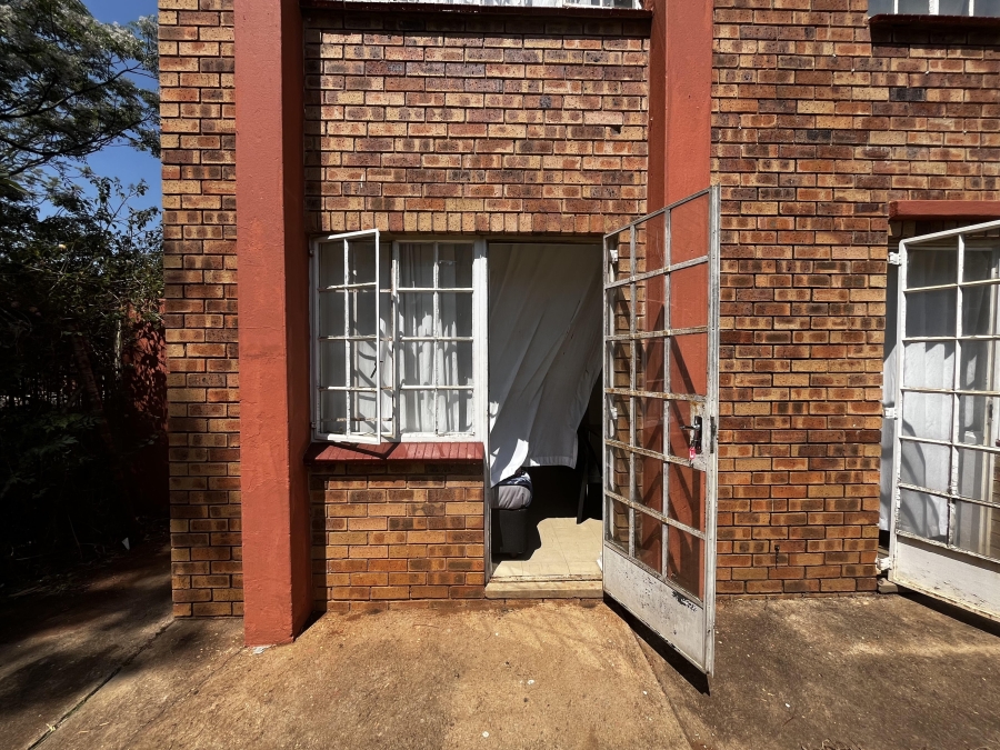 1 Bedroom Property for Sale in Philip Nel Park Gauteng